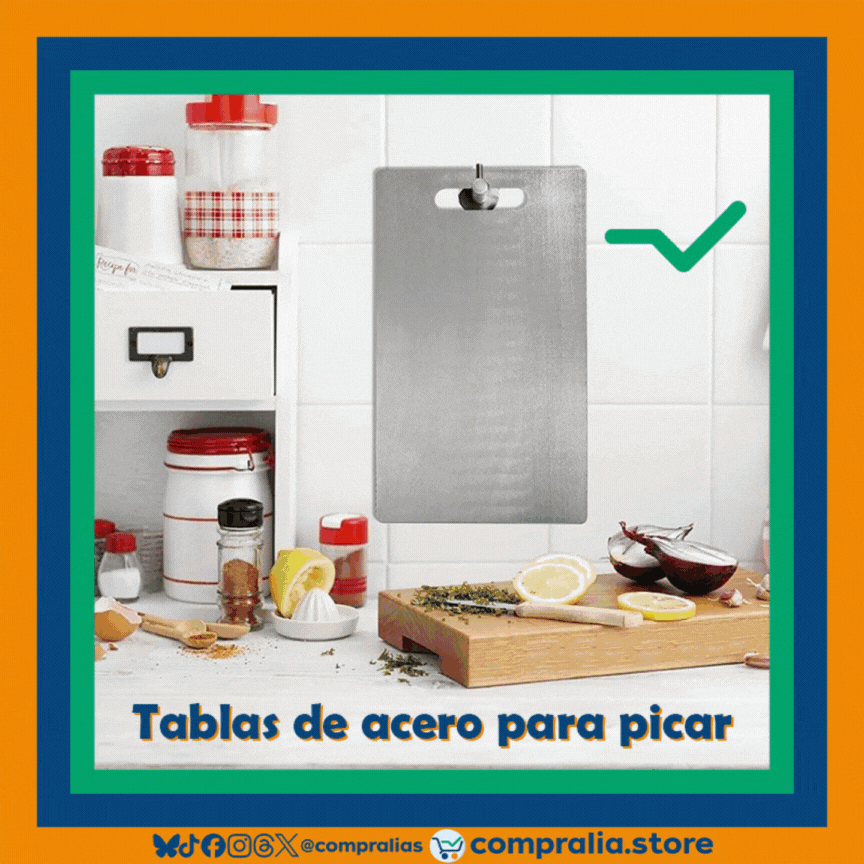 Tabla de corte en acero inoxidable de grado alimenticio, con acabado brillante y manija superior para colgar. Superficie amplia, resistente y fácil de limpiar, ideal para cortar carnes, frutas y vegetales en cocinas modernas. Accesorio duradero e higiénico que combina practicidad y estilo para el hogar